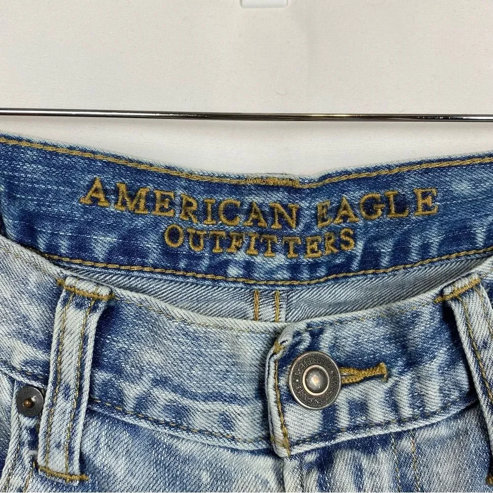 American Eagle Outfitters AE Slim Straight Light Wash‎ Jeans